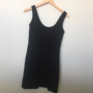 Theory black stretchy dress with pockets